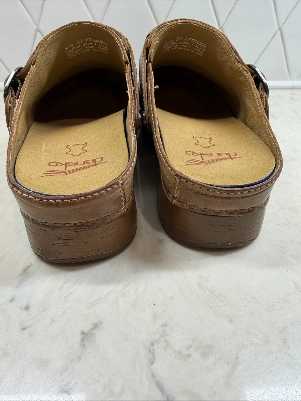 Dansko Pearson Brown Leather Clogs Size 37 with Buckle Excellent Condition